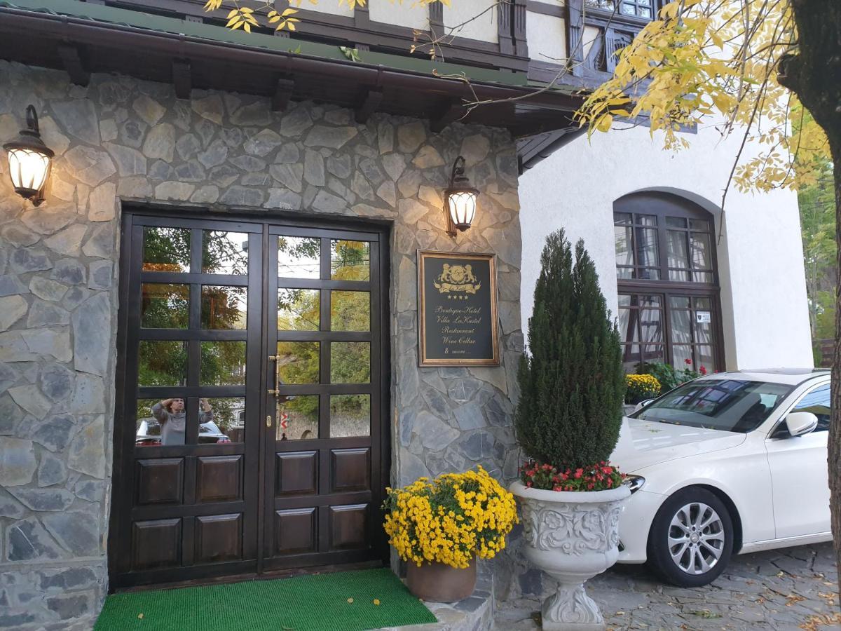 Hotel Boutique Vila Lakastel Sinaia Exterior photo